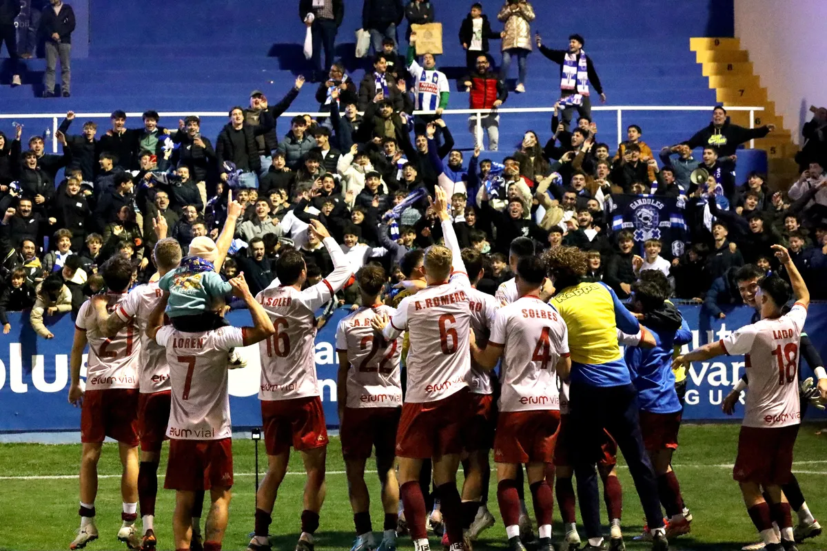 Celebración de la victoria ante el Barça Atlètic / Cristian Molina