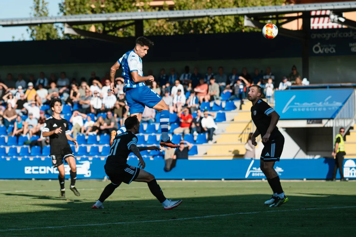 Afición blanquiazul celebrando la victoria ante el Barça Atlètic